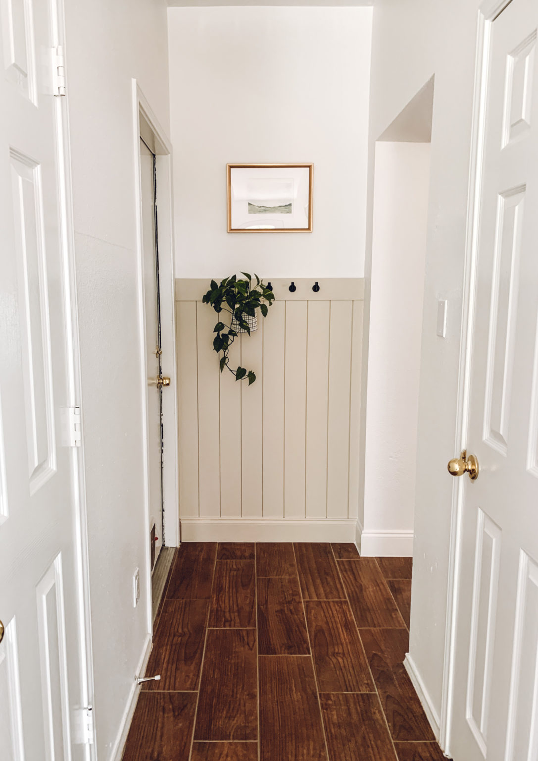 Diy Vertical Shiplap Entry Way Update On A Budget 3086